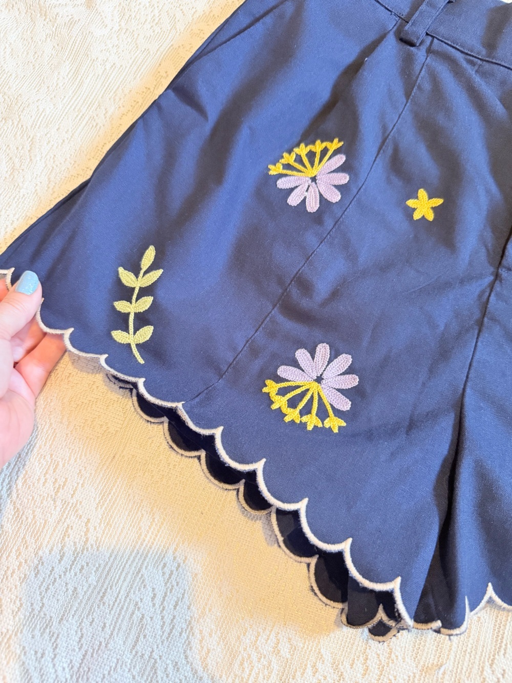 Mable the label embroidered scallop high waist shorts - Picture 5 of 10